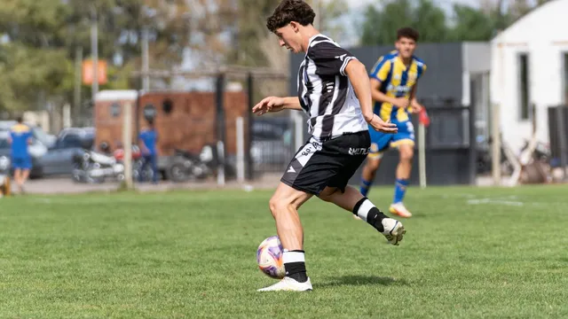 Lamine Yamal en action avec le maillot du FC Barcelone